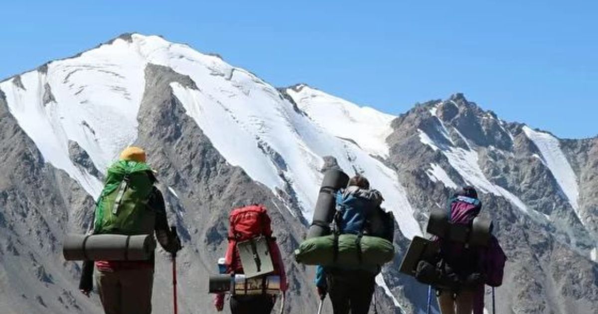 Trekking to Everest Base Camp (Nepal)