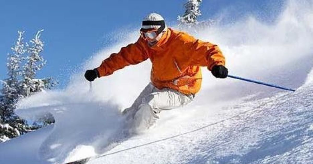 Skiing in Gulmarg (India):